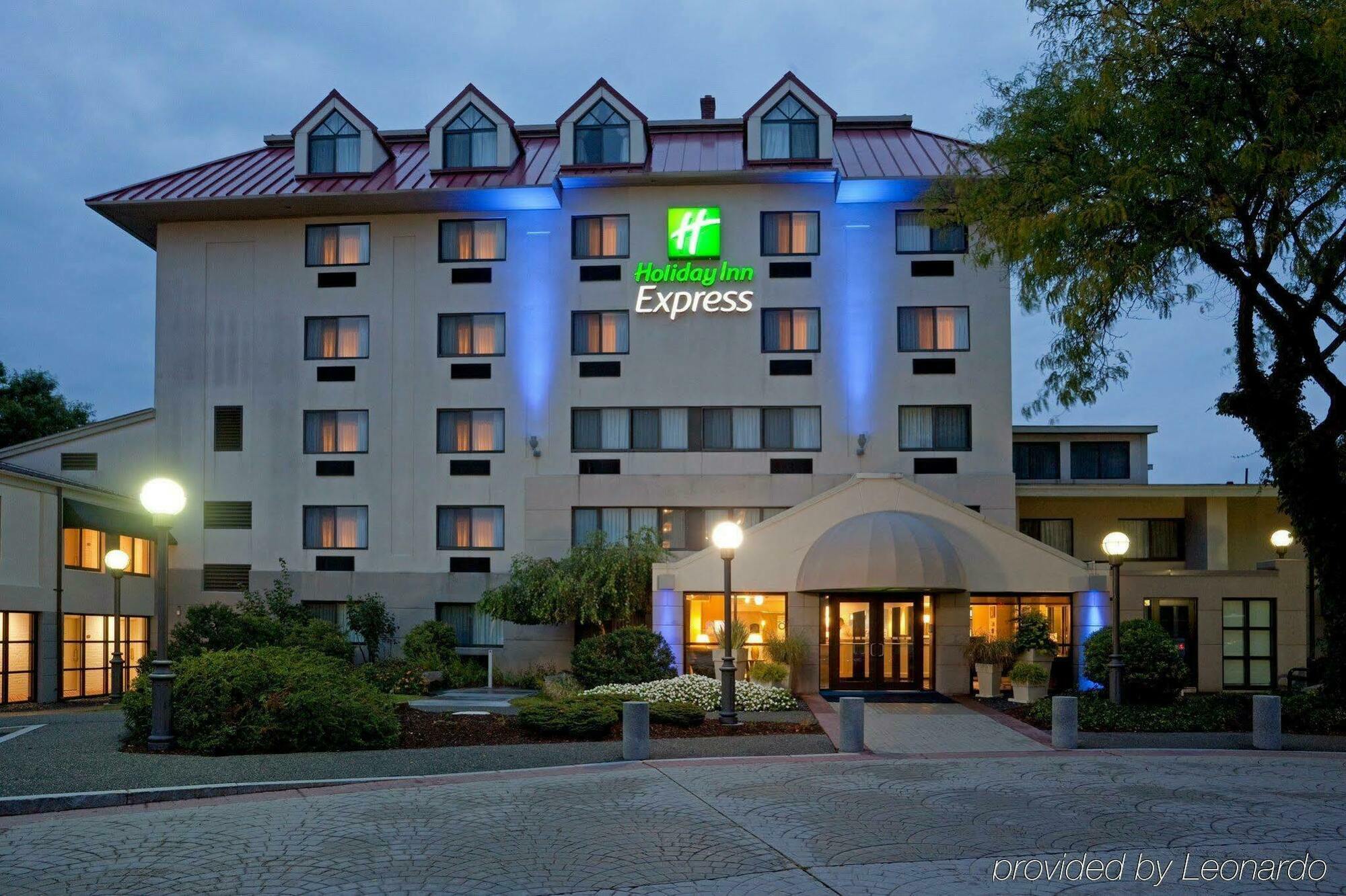 Holiday Inn Express Boston-Waltham By Ihg Exteriér fotografie
