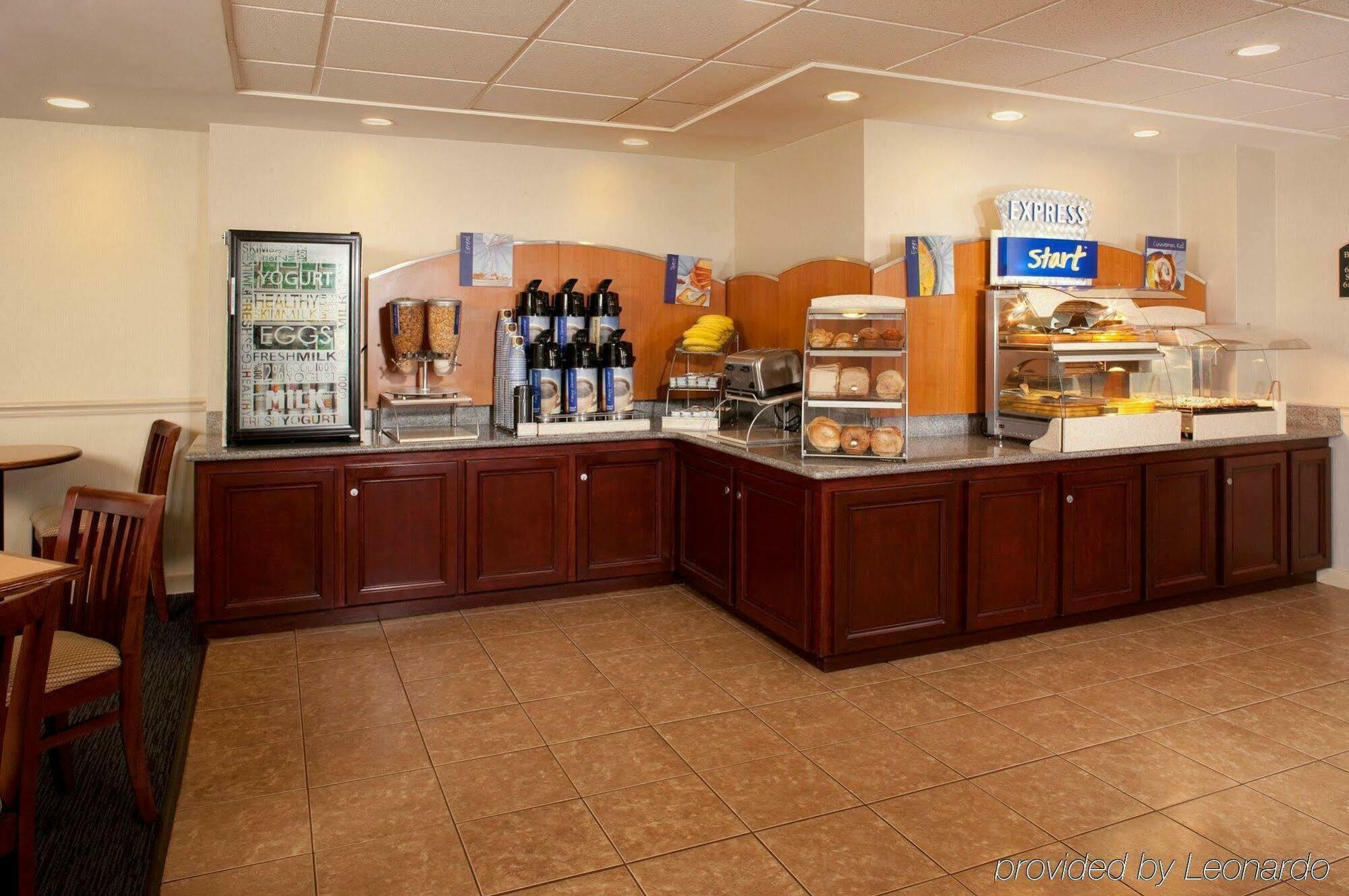 Holiday Inn Express Boston-Waltham By Ihg Restaurace fotografie